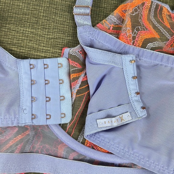 Savage Fenty Lace Underwire Bra in Lavender with Embroidered Stars - Picture 4 of 4